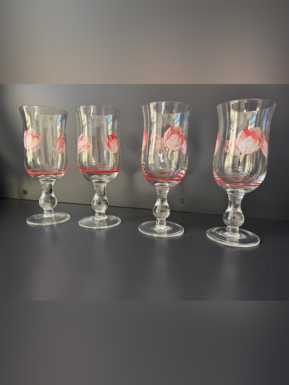 Set of 4 Hand Painted Tulip Floral Stemmed Water Wine Glasses - Picture 2 of 8